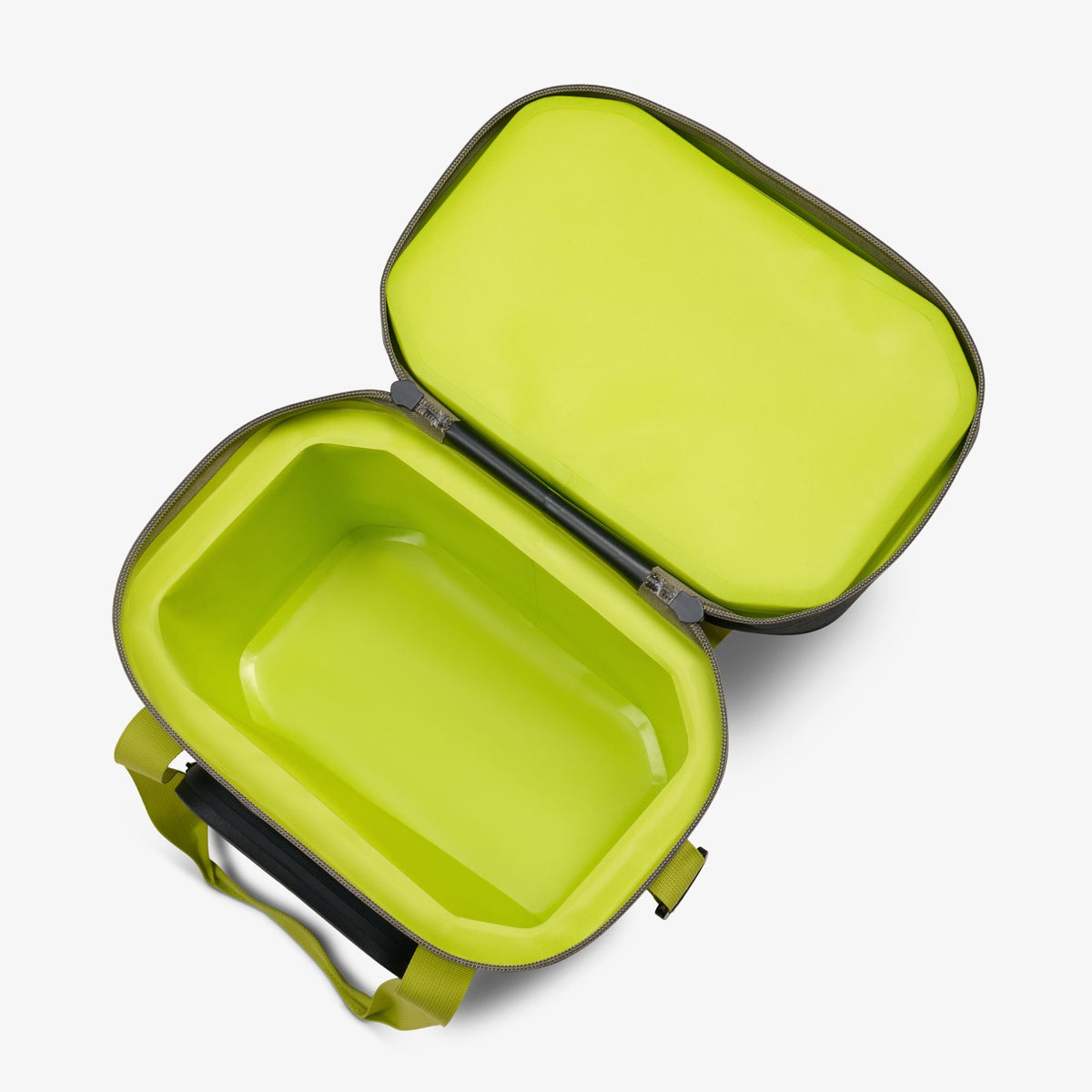 trailmate-18-can-cooler-bag-y0 00066772-O2.jpg